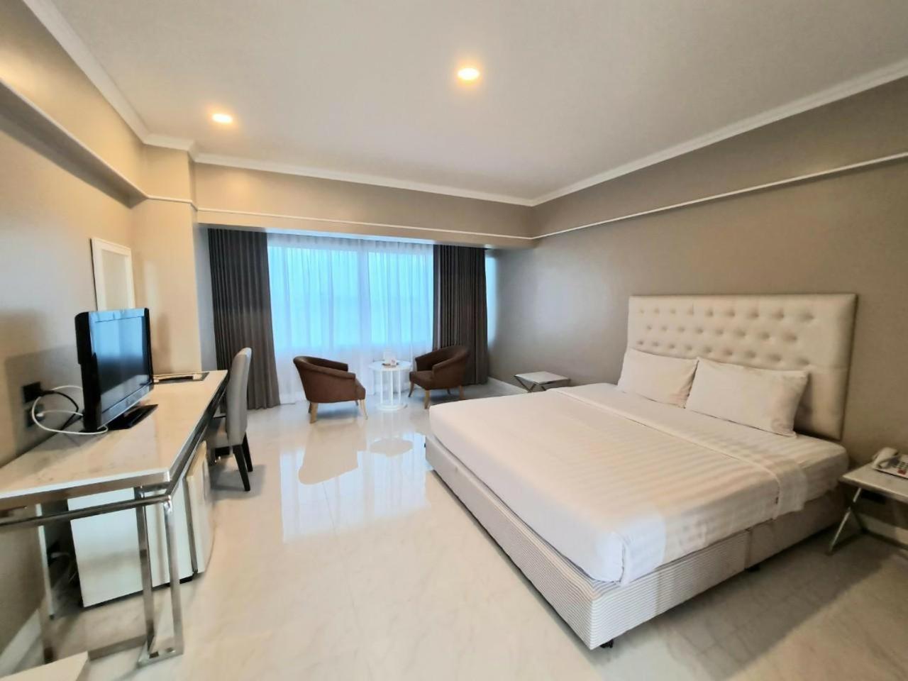 Chaisaeng Palace Hotel Sing Buri Exteriör bild