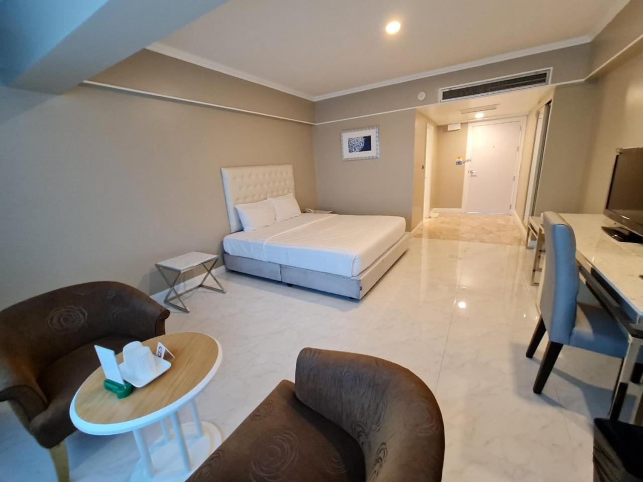 Chaisaeng Palace Hotel Sing Buri Exteriör bild
